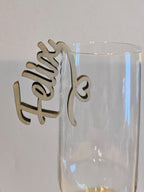 Holz-Platzkarte fürs Glas – Herz mit Wunschname – Produktfoto 2