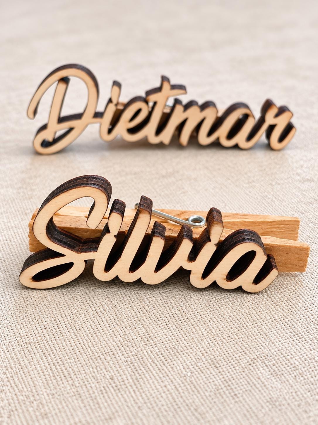 Holz-Platzkarten mit Namen – Hochzeit und Tischdeko