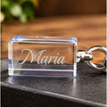 Personalisierter K9-Glas-Schlüsselanhänger Maria – Studioansicht
